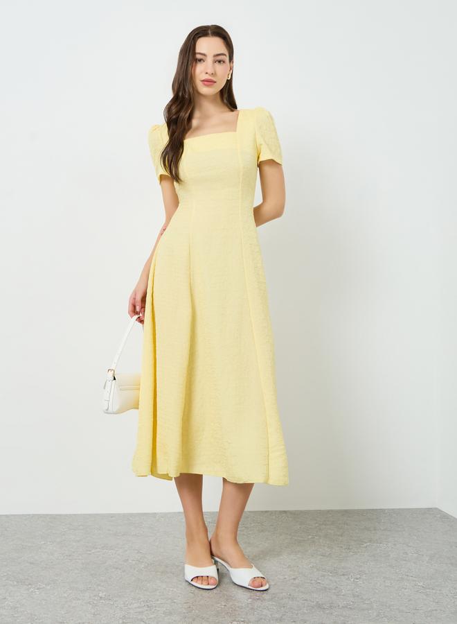 تايك تو فستان ميدي بملمس بارز وياقة مربعة وخصر محدد للنساء - Image 5